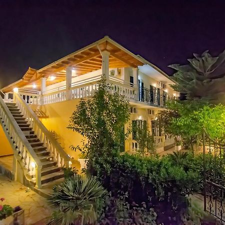 Kapetanios Luxury Aparthotel Agios Georgios  Buitenkant foto